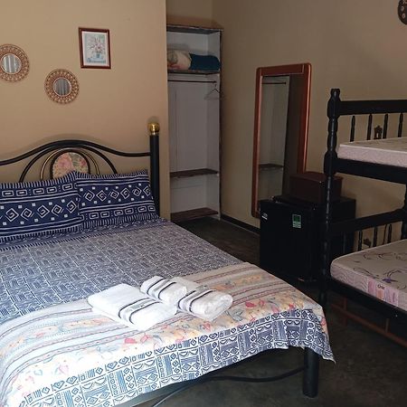 Hostel Limao Doce Нова-Фрибургу Экстерьер фото